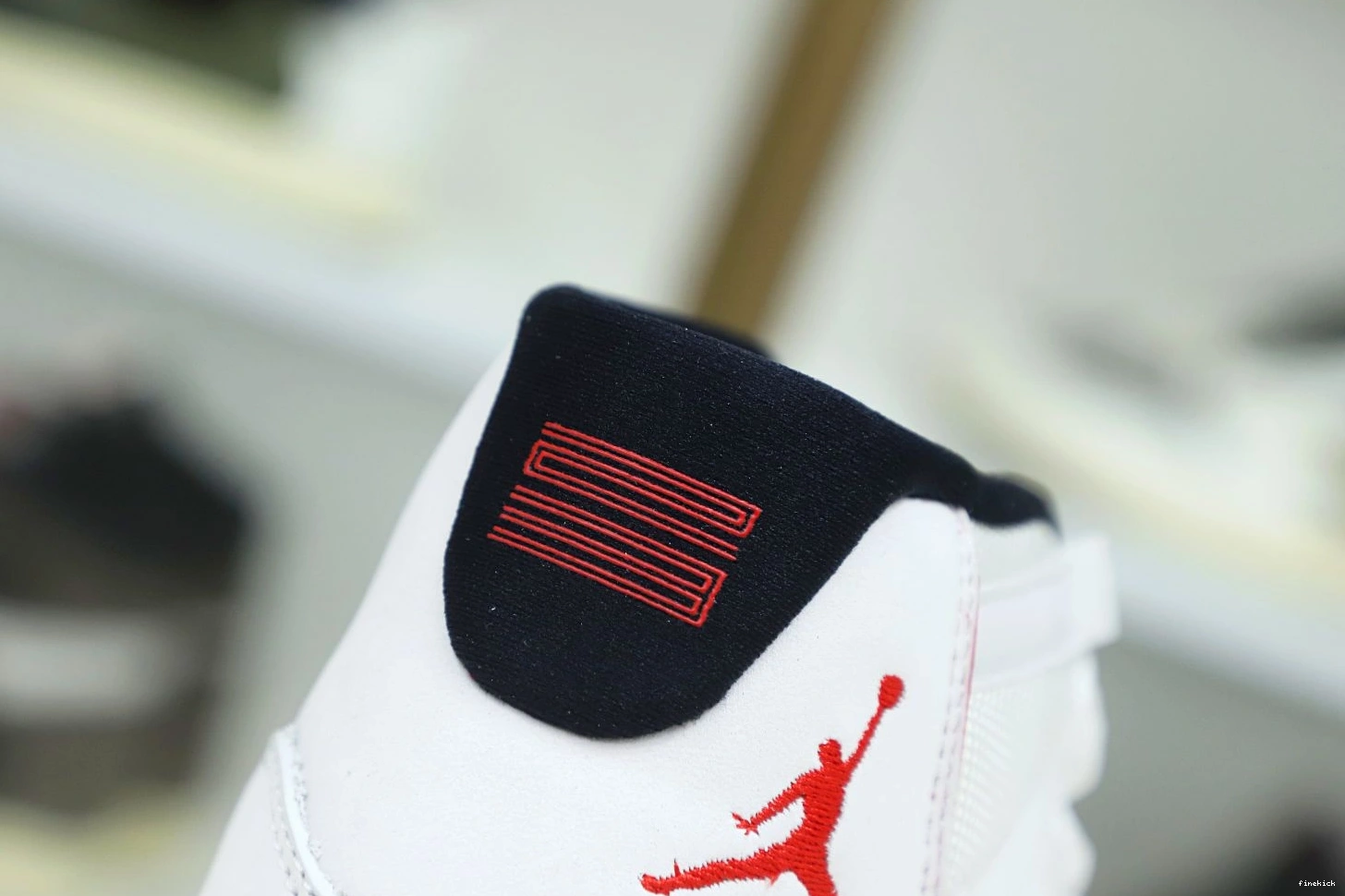 RETRO AIR XI TINT 11 PLATINUM JORDAN 1217